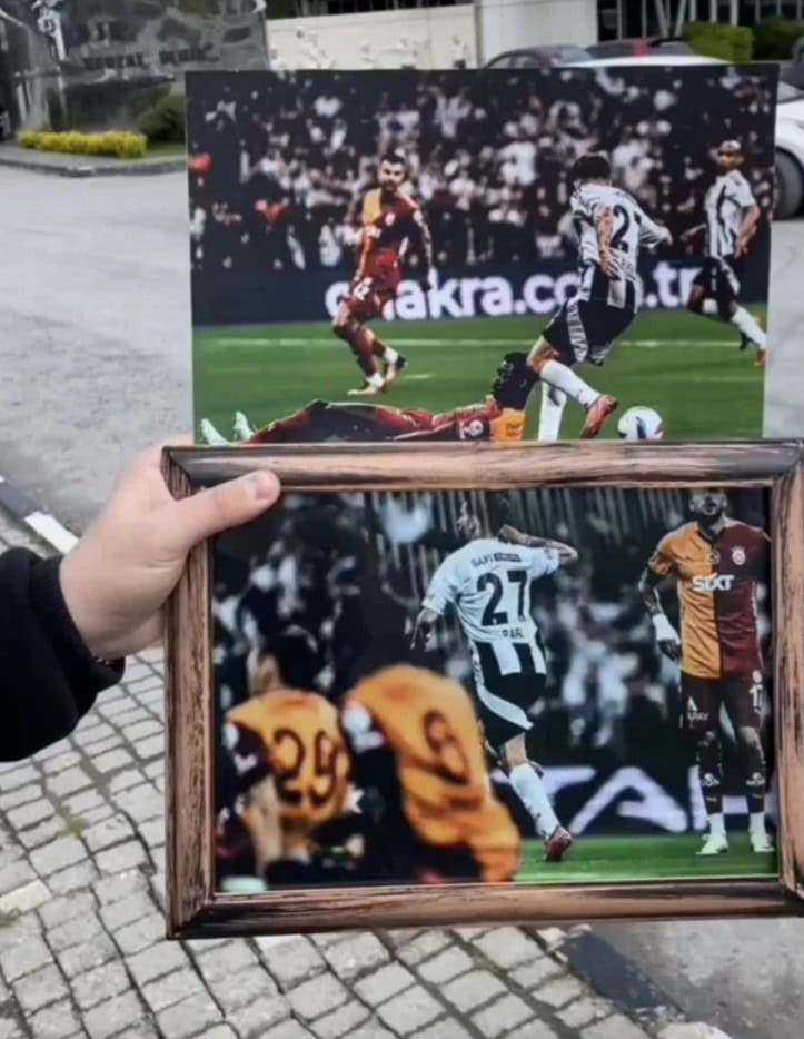 Beşiktaş taraftarından anlamlı jest: Rafa Silva’ya, Galatasaray derbisinde attığı golün çalım anı tablo yapılarak hediye edildi. 