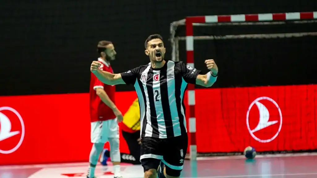 Enis Harun Hacıoğlu Kimdir