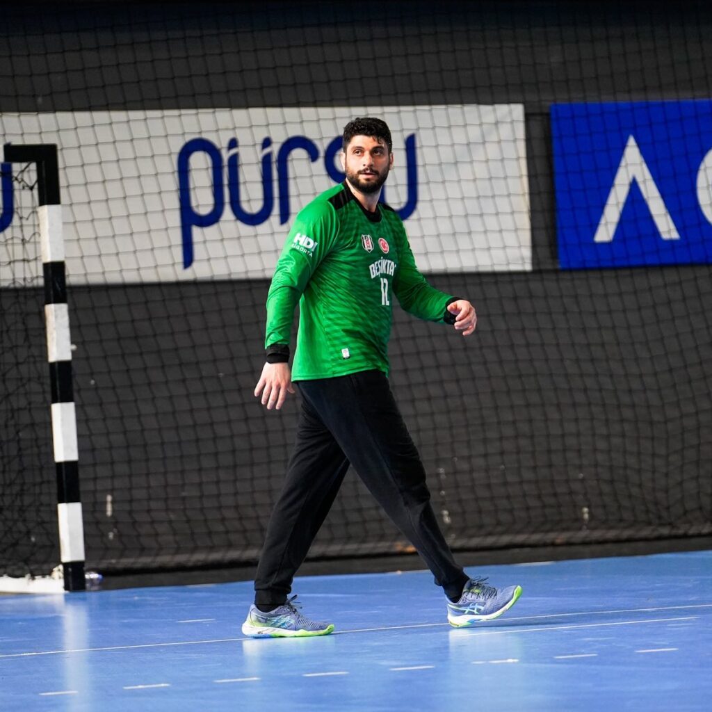 Enis Yatkın Hangi Pozisyonda Oynuyor?