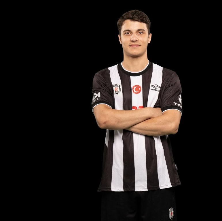 Eyüp Arda Yıldız Hangi Pozisyonda Oynuyor?