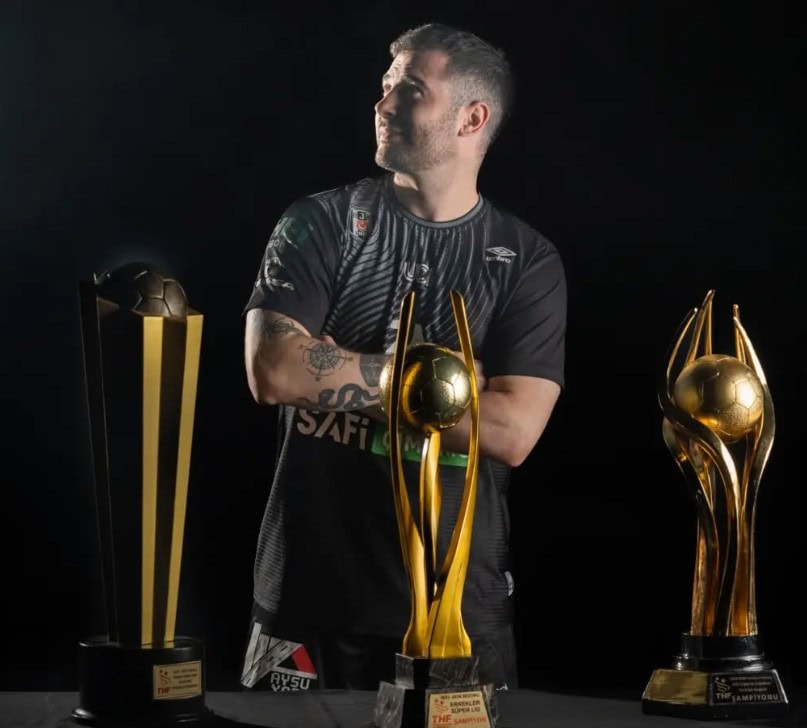 Francisco Javier Castro Pena'nın Fiziksel Özellikleri Neler?