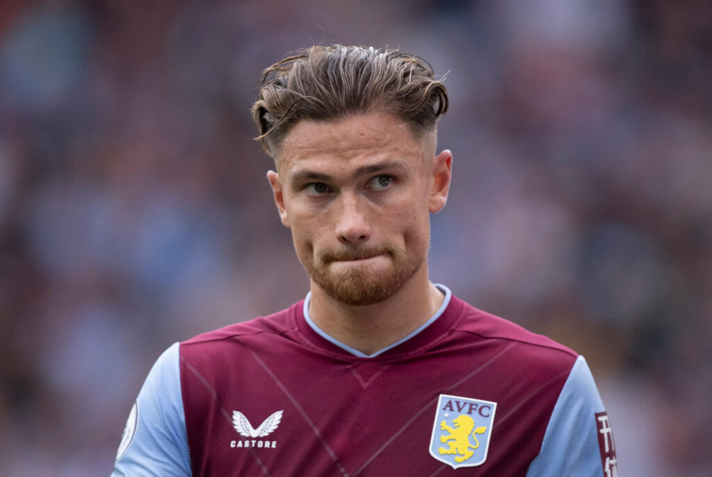 Matty Cash Hangi Mevkide Oynuyor?