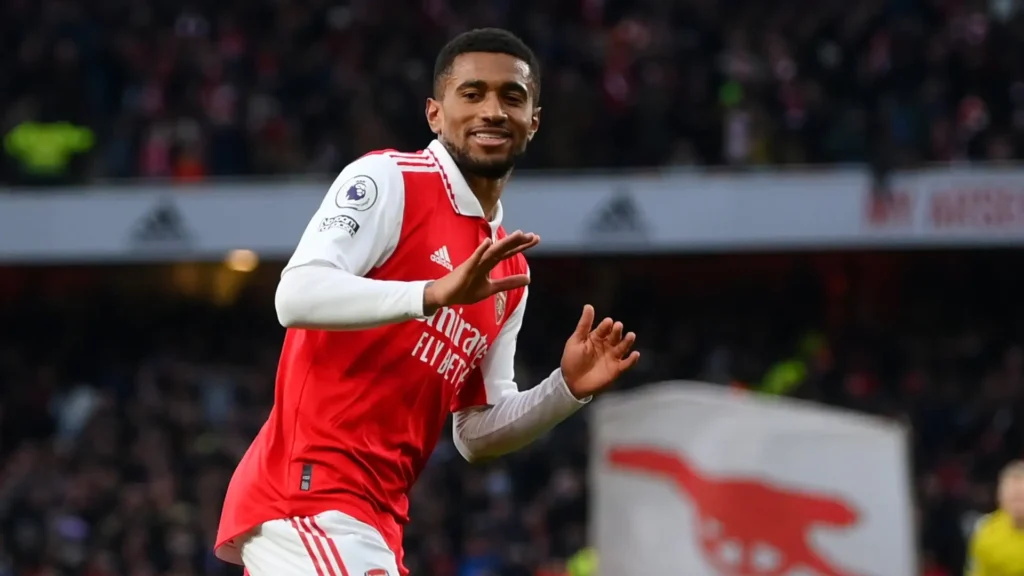 Reiss Nelson Hangi Kulüplerde Oynadı?