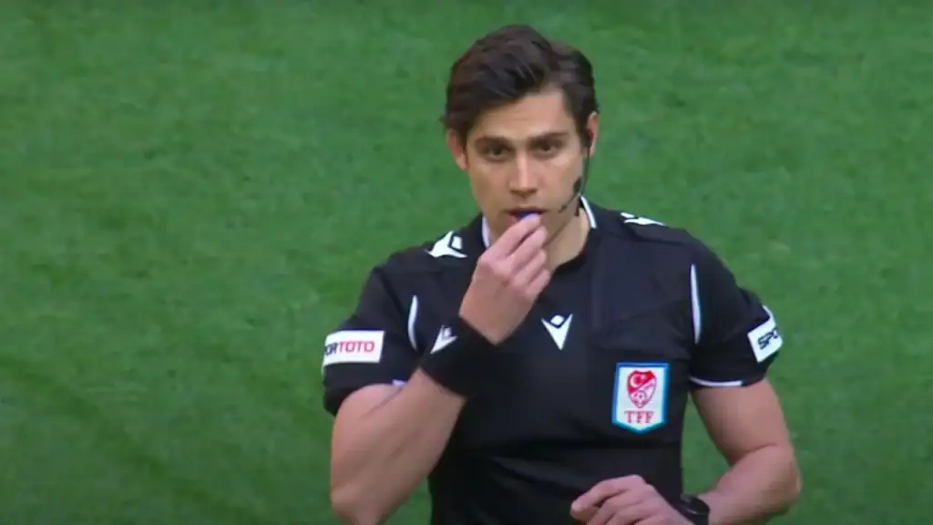 Sahadaki Hakemlik Tarzı ve Oyun Okuma Yeteneği