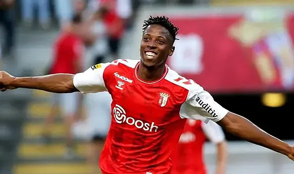 Simon Banza'nın Futbol Kariyeri