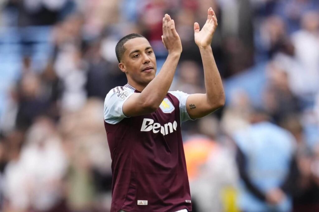 Youri Tielemans Hangi Mevkide Oynuyor?