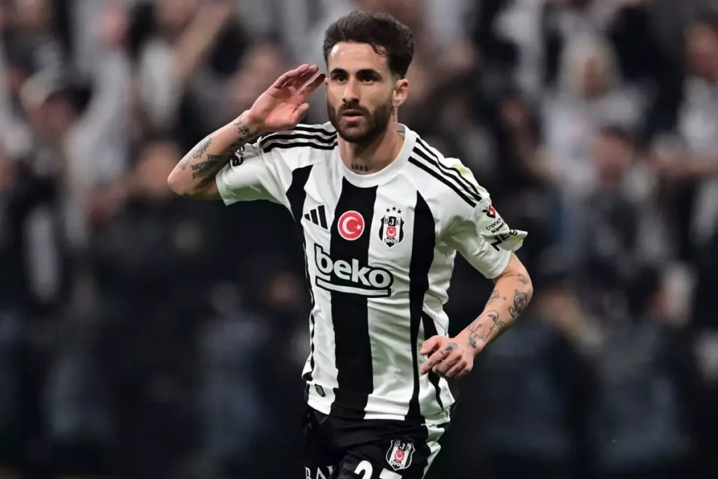 Beşiktaş formasıyla gol sevinci yaşayan Rafa Silva'nın görseli. Görselin sağ kısmında "Rafa Silva'ya Teklif" başlığı, üstte Eagle Media logosu yer alıyor.