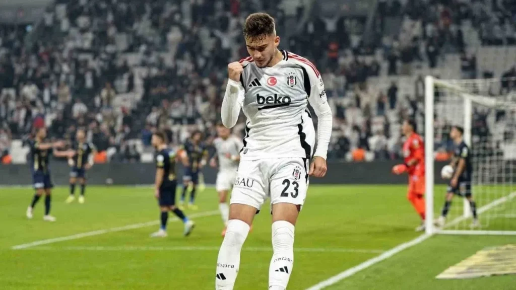 Muçi'nin Legia Bağlantısı