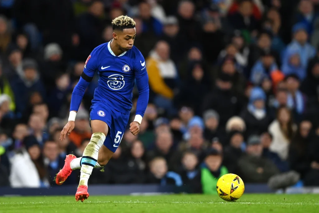 Omari Hutchinson Kimdir?