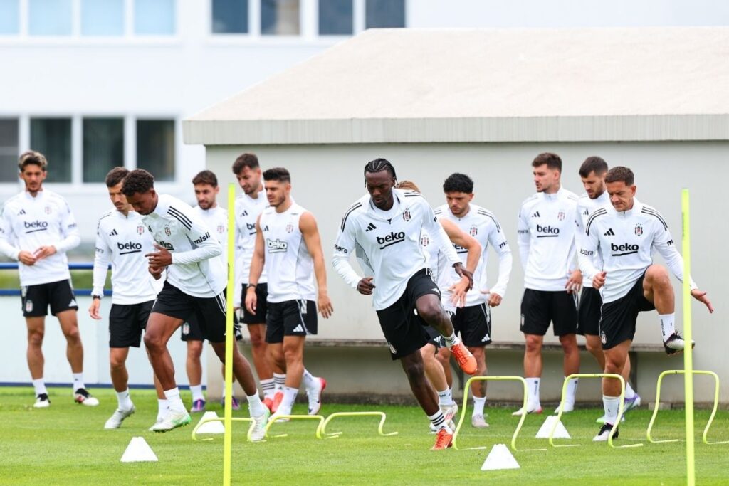 Beşiktaş'ın Yeni Sezon Çalışmaları Devam Ediyor