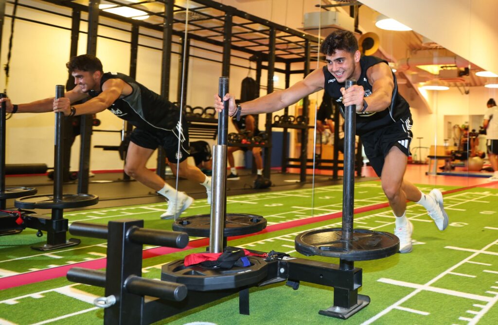 Oyuncular Salonda Ter Döktü! mustafa hekimoğlu