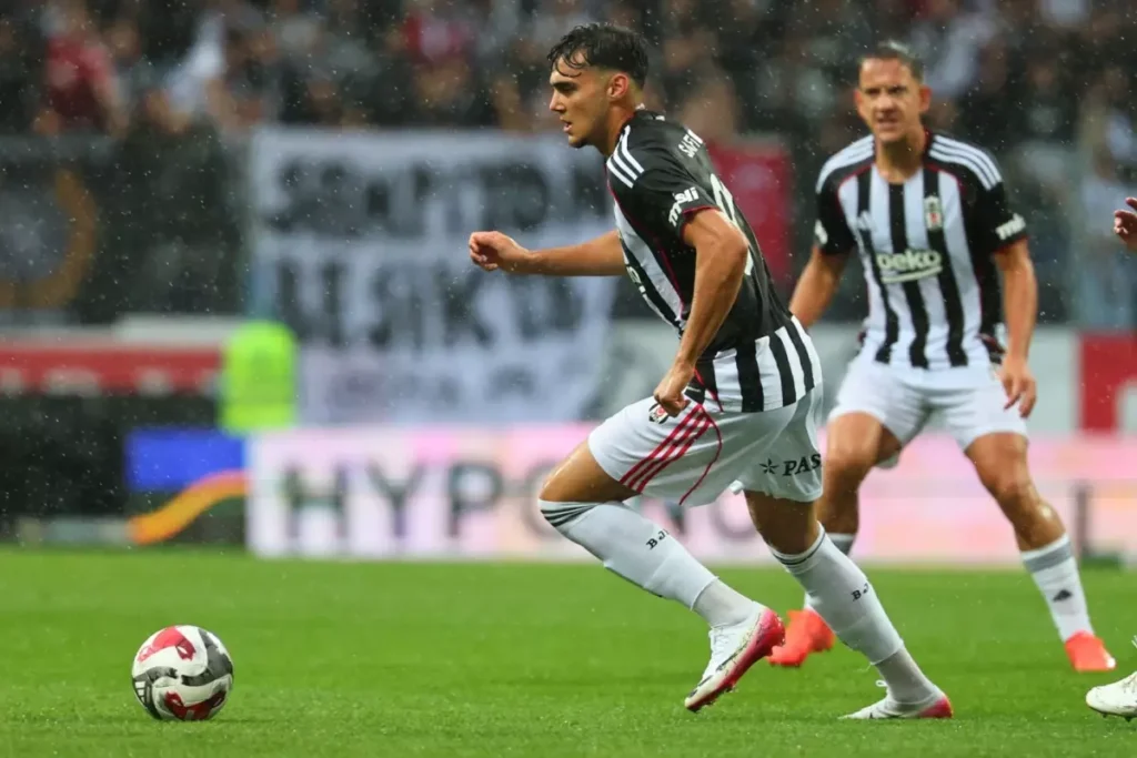 Beşiktaş’ın Yeni Çubuklusu Sahnede