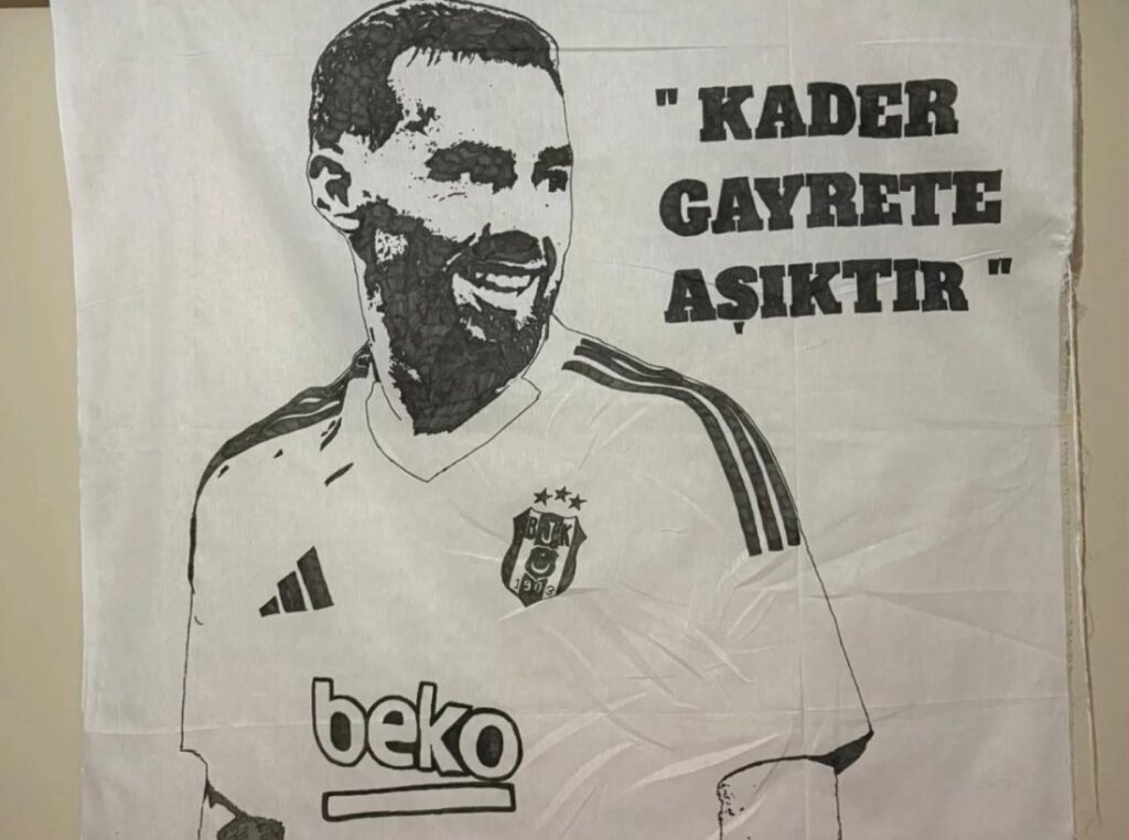 Siyah-Beyaz Aşkı Pankartlara Yansıdı