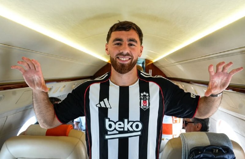 Taraftardan Orkun Kökçü’ye Büyük İlgi! 