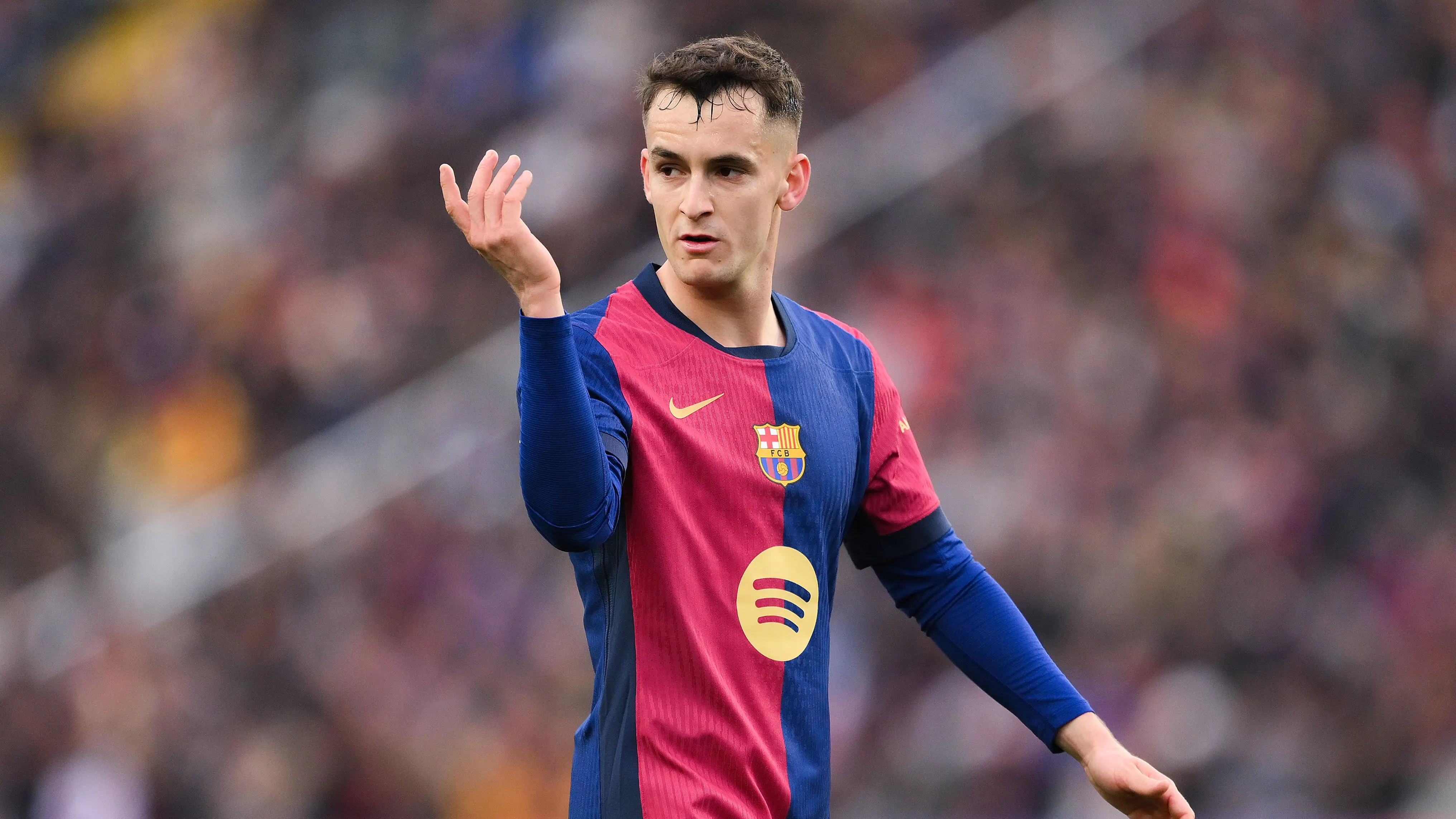 Barcelona orta saha oyuncusu Marc Casado, Hansi Flick yönetiminde beşinci tercih haline gelmesinin ardından yaz transfer döneminde takımdan ayrılmayı kabul etti | Goal.com Türkçe