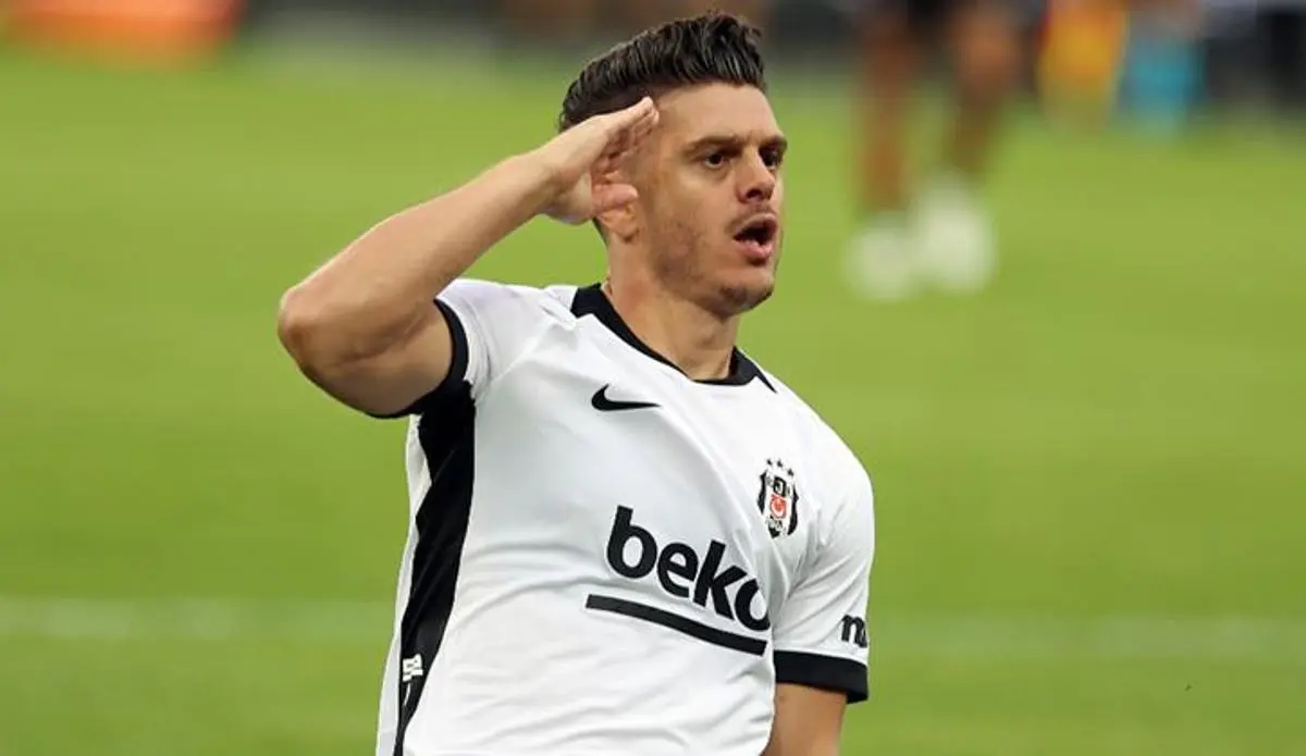 A decision on Rashica from *Italiano*!