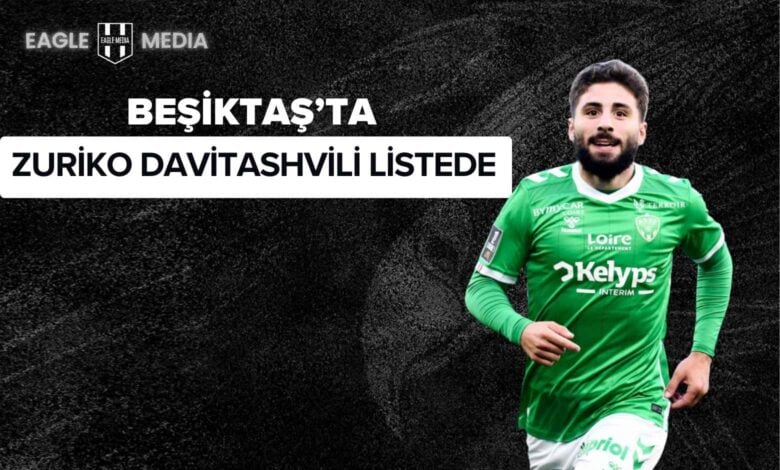 Beşiktaş’ın transfer gündeminde yer alan Zuriko Davitashvili, Saint-Étienne formasıyla sahada koşarken görülüyor. Görsel, Gürcü oyuncunun Beşiktaş’ın kanat transferi listesine girmesiyle ilgili haberle ilişkilidir.