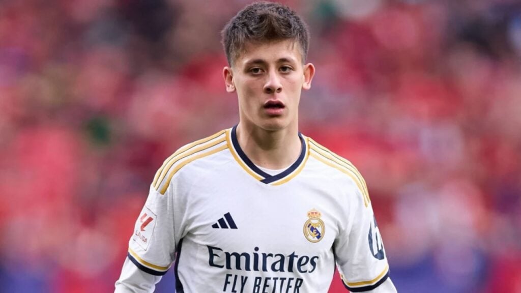 Arda Güler Kimdir? Kaç Yaşındadır? Kariyeri Nasıl Gidiyor? 2 Arda Güler kimdir? Türk futbolunun son yıllarda yetiştirdiği en yetenekli oyunculardan biridir. Arda Güler Kaç Yaşında, Nereli?