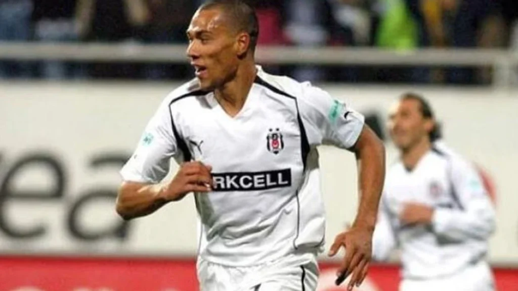 John Carew Kimdir