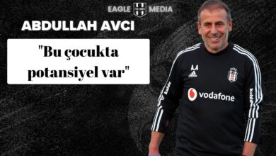 Beşiktaş formasıyla poz veren teknik direktör Abdullah Avcı, genç futbolcu Mustafa Erhan Hekimoğlu hakkında “Bu çocukta potansiyel var” açıklamasında bulundu.