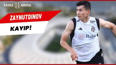 Beşiktaş formasıyla antrenman yapan Bakhtiyor Zaynutdinov’un saha içinde koşu yaptığı an, görselde üstünde Beşiktaş logosu ve “Zaynutdinov Kayıp!” başlığı yer alıyor. Oyuncunun yaşadığı sakatlık problemleri ve kadrodaki geleceği haberin ana konusu.