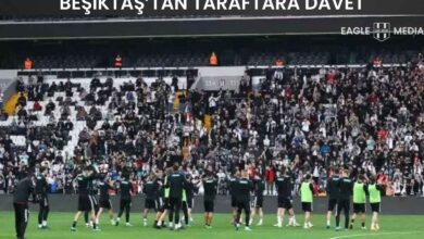 Tüpraş Stadyumu'nda Beşiktaşlı futbolcular taraftarları selamlarken; kalabalık tribünler ve antrenman atmosferi görülüyor. Fotoğrafın üst kısmında “Beşiktaş’tan Taraftara Davet” yazısı ve Eagle Media logosu yer almakta.