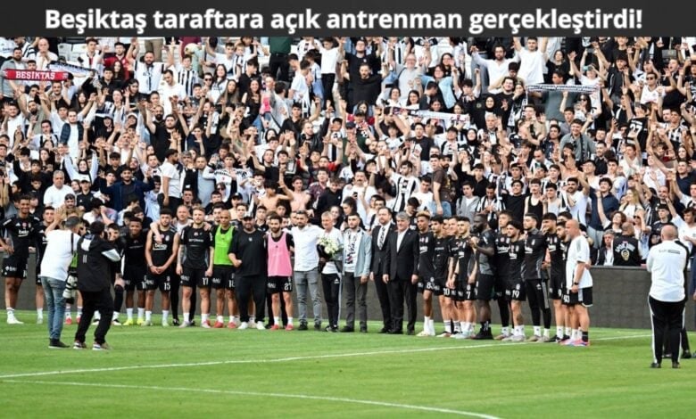 Beşiktaş futbolcuları, Tüpraş Stadı’nda düzenlenen taraftara açık antrenmanda toplu fotoğraf çektirirken; arka planda coşkuyla tribünleri dolduran siyah-beyazlı taraftarlar görülüyor.