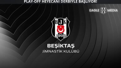 Beşiktaş Jimnastik Kulübü’nün siyah zemin üzerine yerleştirilmiş logosu, üstte “Play-Off Heyecanı Derbiyle Başlıyor” yazısı ve Eagle Media logosu ile birlikte görülüyor.