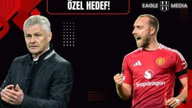 Siyah arka planlı görselde solda teknik direktör Ole Gunnar Solskjær, sağda ise Manchester United formasıyla gol sevinci yaşayan bir futbolcu yer alıyor. Üstte kırmızı çerçevede “Özel Hedef!” ifadesi dikkat çekiyor.
