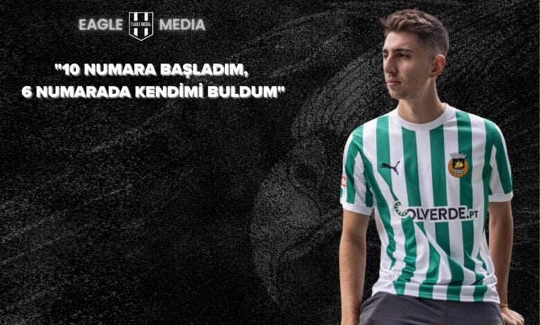 Yeşil-beyaz çubuklu formasıyla poz veren Demir Ege Tıknaz, "10 numara başladım, 6 numarada kendimi buldum" sözleriyle Avrupa kariyerindeki yolculuğunu ve gelişimini anlatıyor.