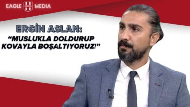 Spor yorumcusu Ergin Aslan, takım elbiseyle ekran karşısında. Görselde “Muslukla doldurup kovayla boşaltıyoruz!” başlığı ve Eagle Media logosu yer alıyor.