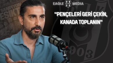 Spor yorumcusu Ergin Aslan, Beşiktaş arması önünde mikrofonla konuşurken, arka planda “Pençeleri geri çekin, kanada toplanın” ifadesi yer alıyor. Görsel, Beşiktaş camiasına yapılan birlik çağrısını vurguluyor.