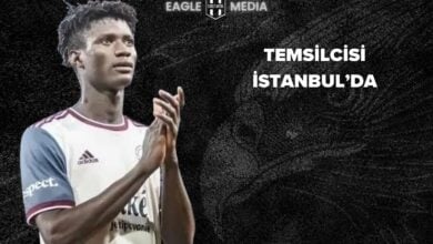 Beşiktaş’ın ilgilendiği futbolcu Mahmudu Bajo’nun görseli, yanında “Temsilcisi İstanbul’da” yazısı ve Eagle Media logosu yer alıyor.