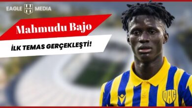 Dunajska Streda forması giyen Mahmudu Bajo, saha içinde dururken; üst kısımda “Mahmudu Bajo – İlk Temas Gerçekleşti!” başlığı yer alıyor. Görsel, Beşiktaş’ın genç oyuncu için başlattığı transfer girişimini temsil ediyor.