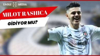 Beşiktaş formasıyla gülümseyerek poz veren Milot Rashica’nın yer aldığı görselde, üstte kırmızı beyaz başlıkla “Milot Rashica gidiyor mu?” sorusu yer alıyor. Arka planda silik bir Vodafone Park görseli bulunuyor.