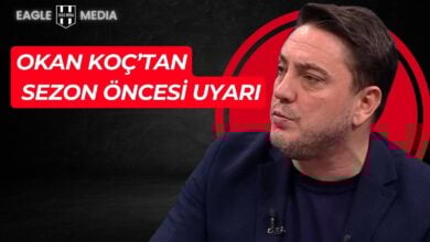 Okan Koç, Beşiktaş hakkında sezon öncesi açıklamalarda bulunuyor. Arka planda Eagle Media logosu yer alıyor, ön planda Okan Koç’un dikkatli ifadesi dikkat çekiyor.