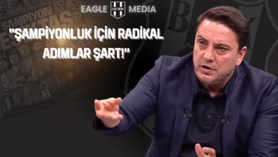 A Spor canlı yayınında konuşan Okan Koç, Beşiktaş yönetimine sert uyarılarda bulunuyor. Arka planda Beşiktaşlı futbolcular ve “Şampiyonluk için radikal adımlar şart” başlığı yer alıyor.