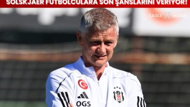 Beşiktaş Teknik Direktörü Ole Gunnar Solskjaer antrenmanda ciddi bir ifadeyle kollarını kavuşturmuş; görselde üst kısımda “Solskjaer futbolculara son şanslarını veriyor!” başlığı yer alıyor.