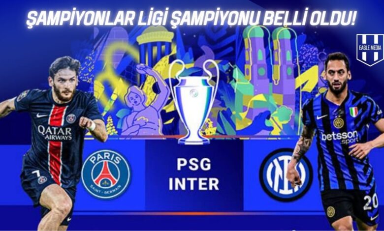 PSG ve Inter futbolcuları Şampiyonlar Ligi final afişinde yer alıyor. Ortada UEFA Şampiyonlar Ligi kupası bulunuyor. PSG’li oyuncu solda, Inter’li Hakan Çalhanoğlu sağda görülüyor.