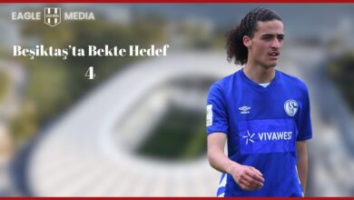 Schalke forması giyen genç sağ bek Taylan Bulut, saha içinde yürürken; arka planda “Beşiktaş’ta Bekte Hedef 4” başlığı yer alıyor. Görsel, Beşiktaş’ın yeni sezon bek transferi planlarını yansıtıyor.