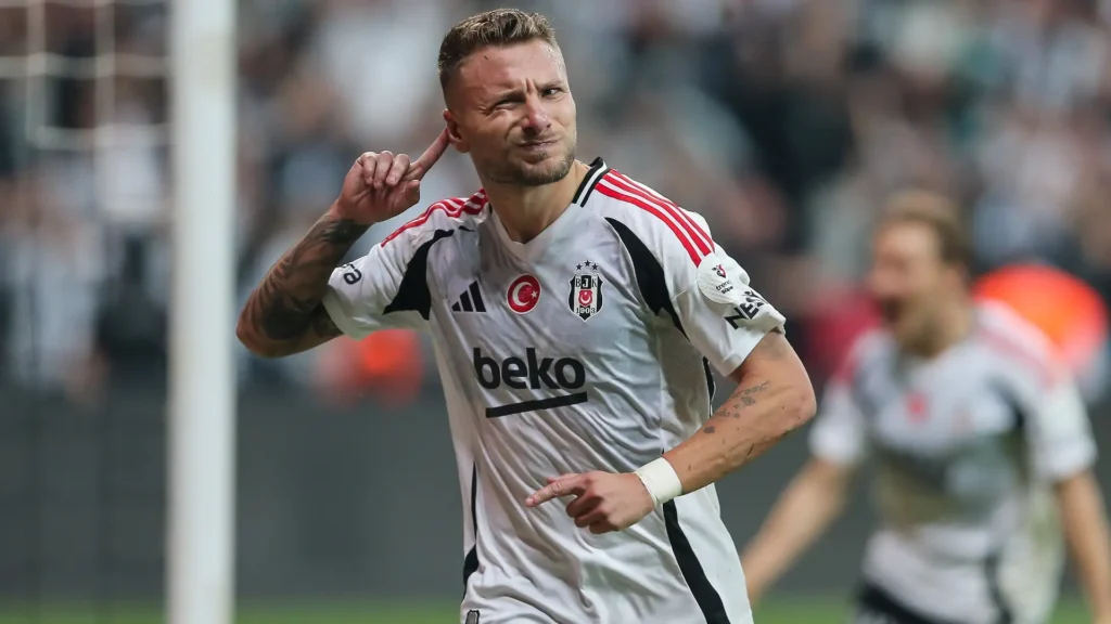 Beşiktaş, yeni sezon öncesi transfer çalışmalarını hızlandırdı. Siyah-beyazlılar, şimdiden 6 futbolcu için resmi girişimde bulundu.