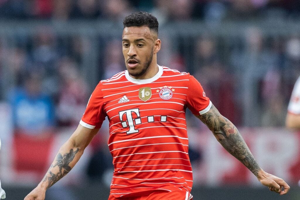 Beşiktaş, transferde ses getirecek hamlesini Fransa’dan yapıyor. Lyon forması giyen ve geçtiğimiz sezon gösterdiği performansla dikkatleri üzerine çeken 31 yaşındaki orta saha oyuncusu Corentin Tolisso için ilk temaslar başladı.Siyah-Beyazlılar, Fransız kulübüne kiralama ve zorunlu satın alma opsiyonunu içeren bir teklif sunmaya hazırlanıyor.