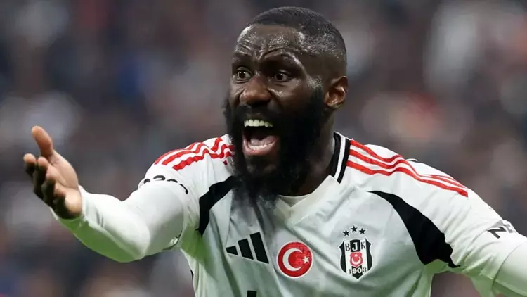 Şok! Galatasaray Masuaku'ya Talip mi Oldu? 2 Galatasaray, Beşiktaş'tan ayrılık sürecinde olan Arthur Masuaku'ya talip oldu! Sarı-kırmızılılar, sözleşmesi sona eren tecrübeli sol bekle ilgileniyor. 2.4 Milyon Euro Maaş Talebi