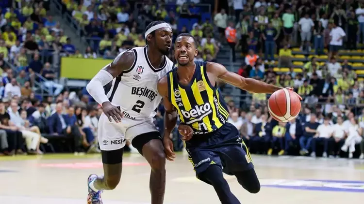 Beşiktaş'a 597 Bin TL Ceza! 2 Türkiye Basketbol Federasyonu'ndan Beşiktaş'a ağır para cezası! Play-off finali 3. maçında yaşanan olaylar nedeniyle siyah-beyazlı kulübe 597.500 TL ceza kesildi. 98-77'lik Galibiyetin Bedeli
