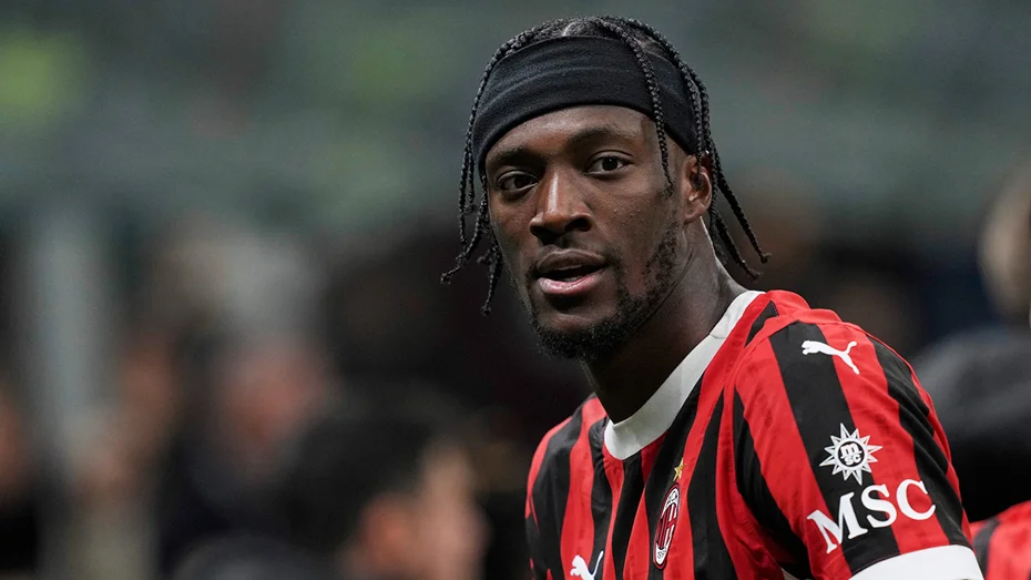 Tammy Abraham İmza İçin Geliyor! 2 İngiliz golcü Tammy Abraham, Salı günü İstanbul’a ayak basacak. Taraftarların merakla beklediği yıldız futbolcunun, Türkiye’de dört yıllık resmi sözleşmeye imza atması planlanıyor. Bu kritik transferin detayları, Fabrizio Romano tarafından duyuruldu. İngiliz golcü Tammy Abraham, Salı günü İstanbul’a ayak basacak. Taraftarların merakla beklediği yıldız futbolcunun, Türkiye’de dört yıllık resmi sözleşmeye imza atması planlanıyor. Bu kritik transferin detayları, Fabrizio Romano tarafından duyuruldu.