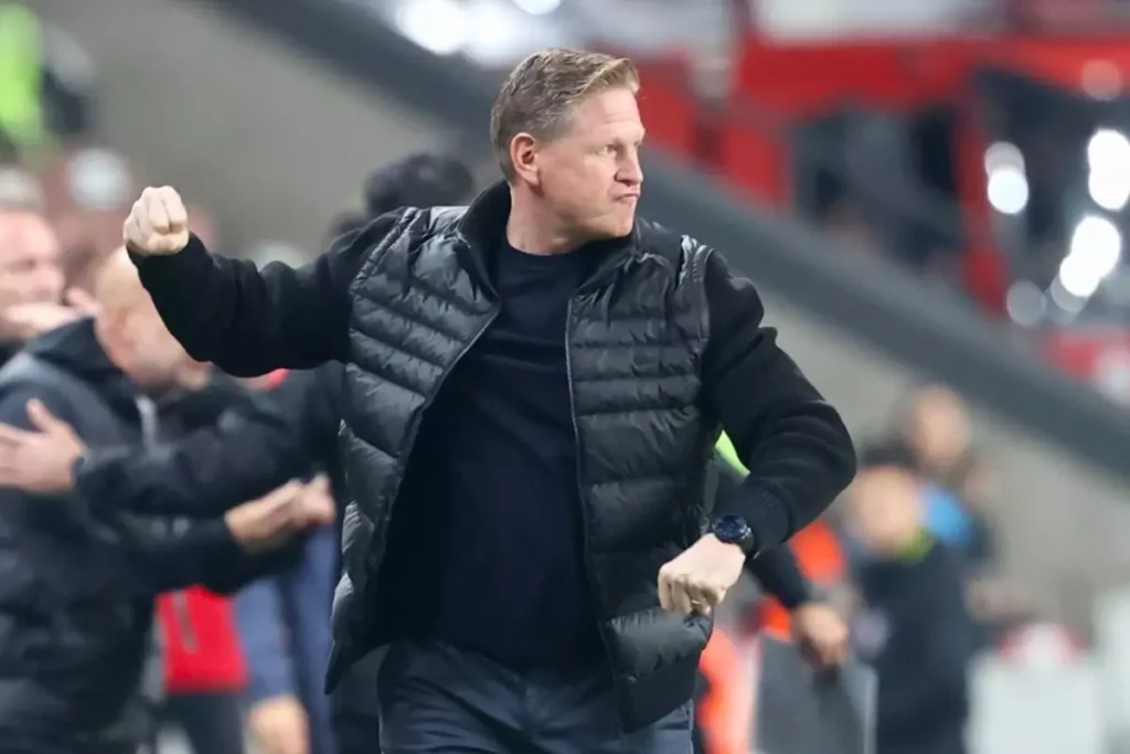 Kayserispor'da Gisdol Dönemi! Alman Teknik Direktör Göreve Başladı 3 Kayserispor, takımın başına Markus Gisdol'ün getirildiğini resmen açıkladı. Alman teknik direktör, Süper Lig'deki yeni durağında görevine başladı. Gisdol'ün Profili