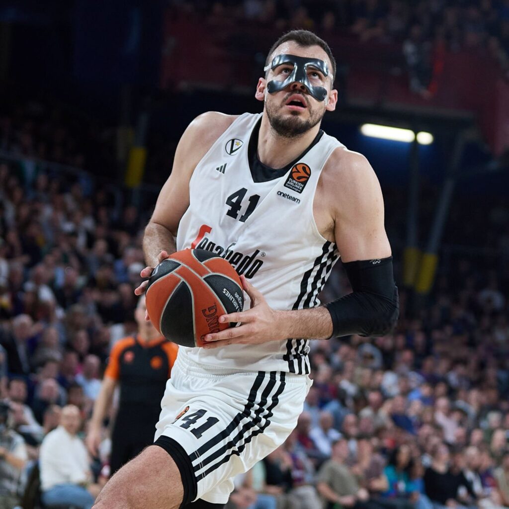 Beşiktaş Gain Ante Zizic İle Anlaşmaya Vardı! 2 Beşiktaş Gain, transfer çalışmalarını hızlandırarak pota altına önemli bir takviye yapmaya hazırlanıyor. İtalyan ekibi Virtus Pallacanestro Bologna forması giyen başarılı pivot Ante Zizic ile anlaşma sağlandığı ve kısa süre içinde resmi sözleşmenin imzalanmasının beklendiği gelen haberler arasında. Beşiktaş Gain, transfer çalışmalarını hızlandırarak pota altına önemli bir takviye yapmaya hazırlanıyor. İtalyan ekibi Virtus Pallacanestro Bologna forması giyen başarılı pivot Ante Zizic ile anlaşma sağlandığı ve kısa süre içinde resmi sözleşmenin imzalanmasının beklendiği gelen haberler arasında.