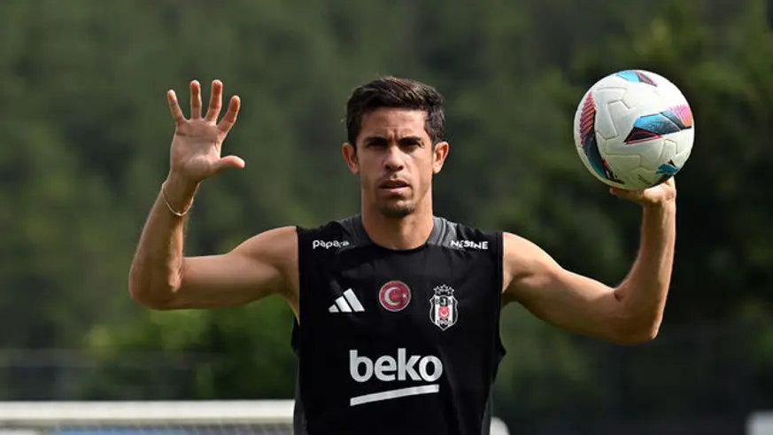 Beşiktaş'ta Solskjaer'den Paulista Kararı! Ayrılığına Sıcak mı Bakıyor? 2 Beşiktaş'ta Paulista'nın geleceğiyle ilgili önemli bir gelişme yaşandı. Sercan Dikme'nin haberine göre, teknik direktör Ole Gunnar Solskjaer Brezilyalı oyuncunun ayrılmasına sıcak bakıyor. Kadro Planlaması