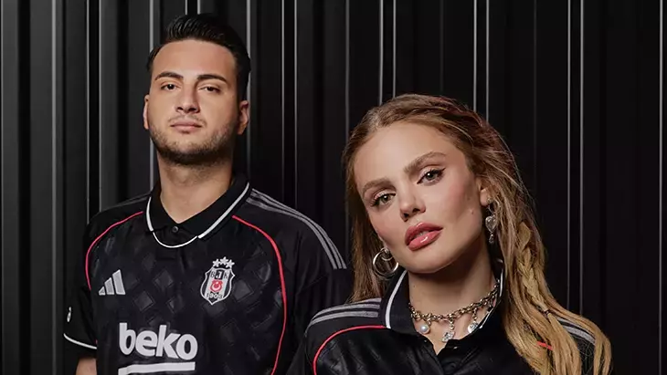 Siyah Forma Zirvede