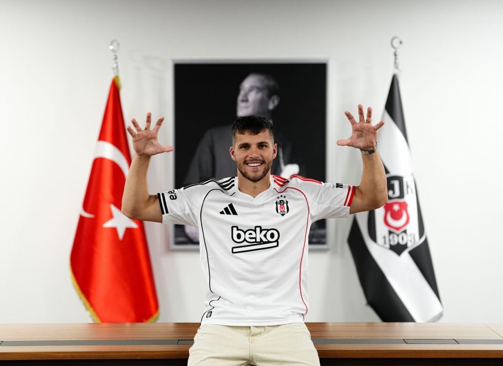 Beşiktaş’ın kadrosuna kattığı Çek sol bek David Jurasek, siyah-beyazlı kulübün YouTube kanalına özel açıklamalarda bulundu.